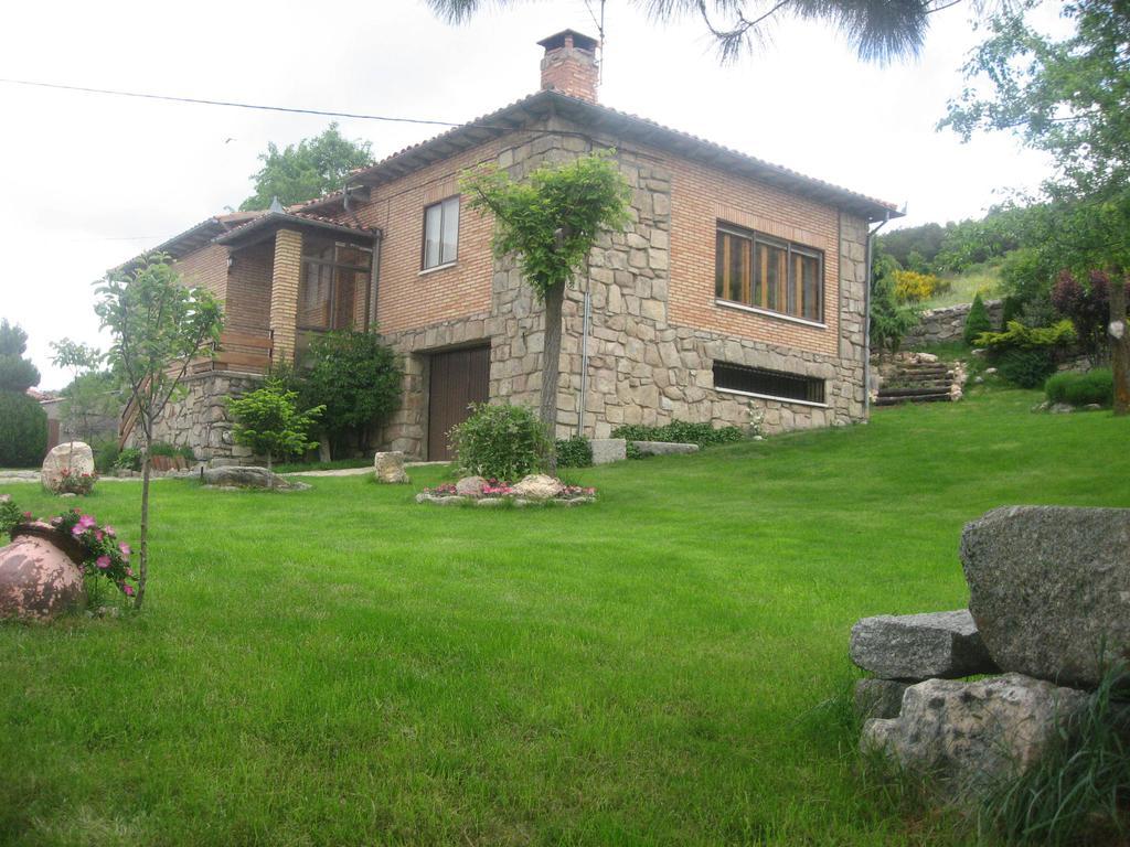 Villa La Ladera à Hoyos del Espino Chambre photo