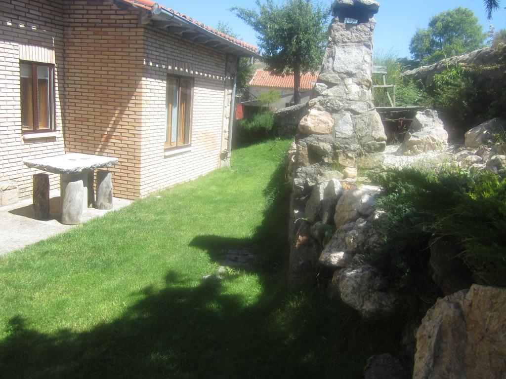 Villa La Ladera à Hoyos del Espino Chambre photo