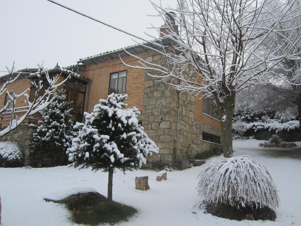 Villa La Ladera à Hoyos del Espino Extérieur photo