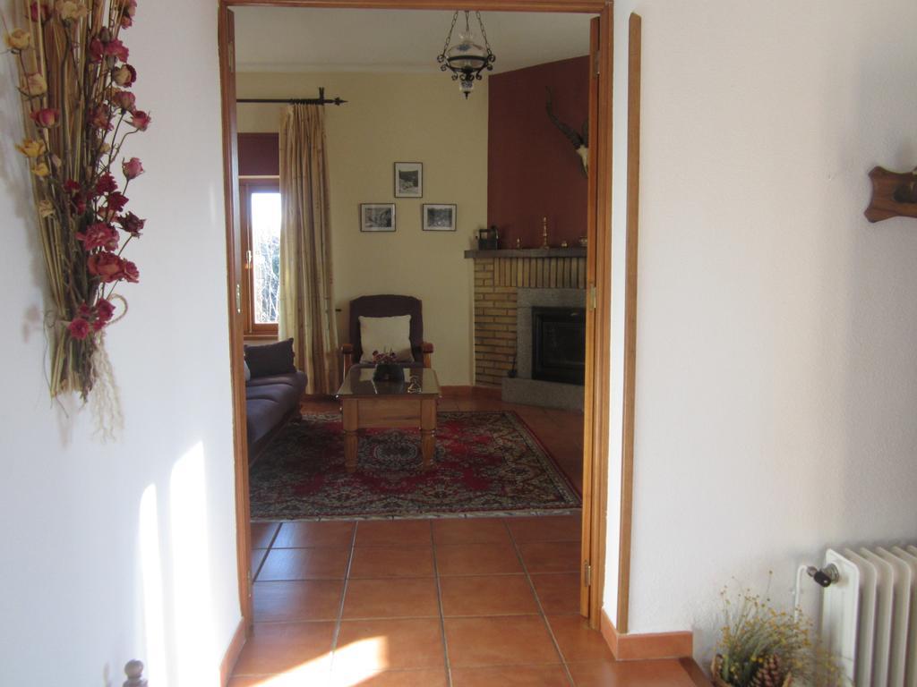 Villa La Ladera à Hoyos del Espino Chambre photo