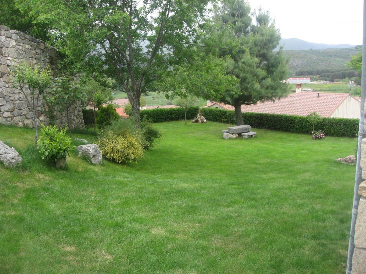 Villa La Ladera à Hoyos del Espino Chambre photo